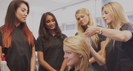 Discover The Benefits of Becoming a Cosmetology Teacher