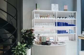 8 Skills That Will Make You a Successful Salon and Spa Owner | Health and Style Institute | Contact Health and Style at 1-844-94-STYLE for more information on our Salon and Spa Leadership Program.