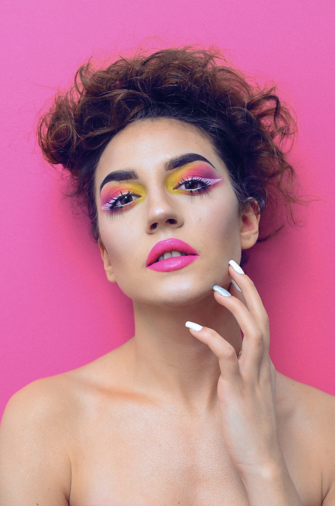 Do you need a license to become a makeup artist | Health and Style Institute | Contact us today at 1-844-94-STYLE for more information about our programs.